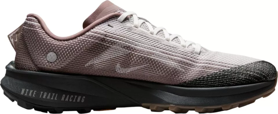 Trailové topánky Nike Kiger 10