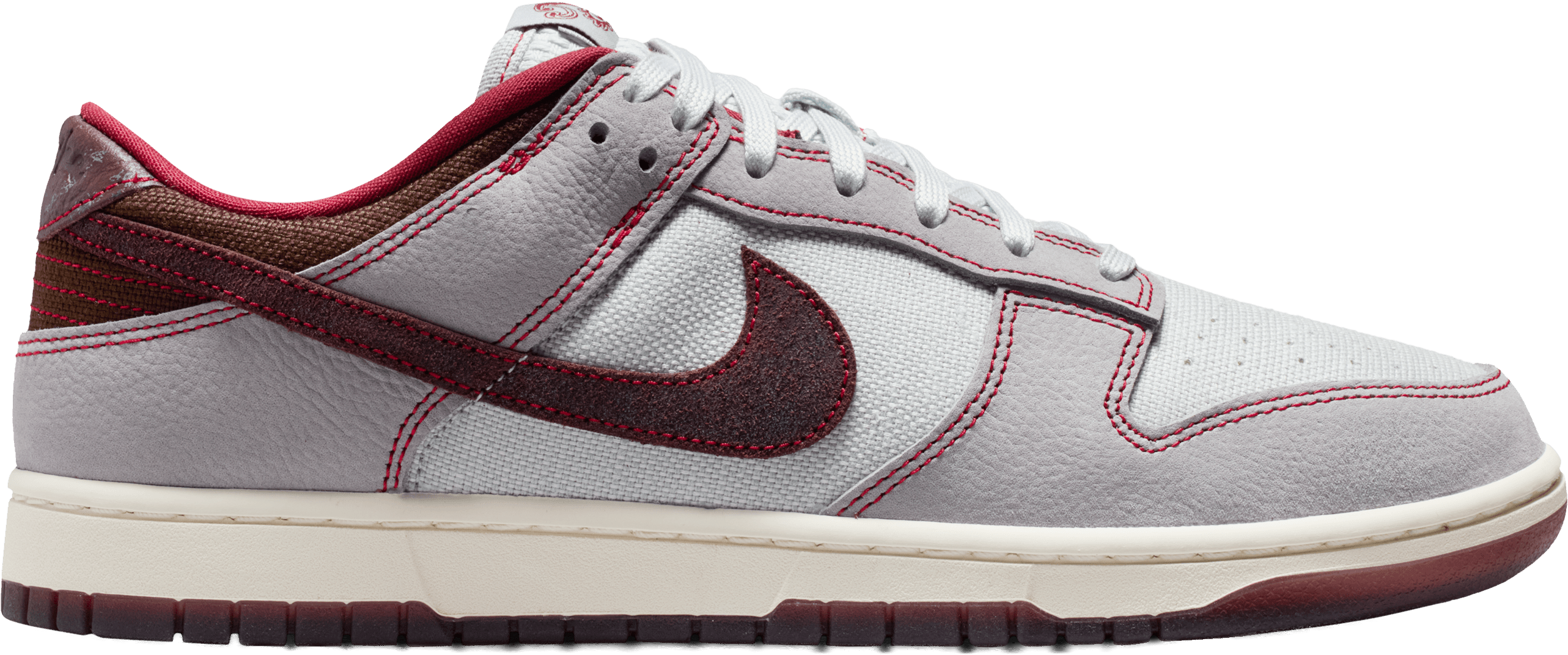 Dunk Low Retro SE Sneaker