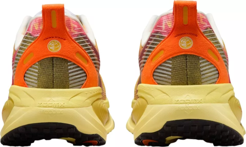 Tekaški copati Nike Vomero 18 SE