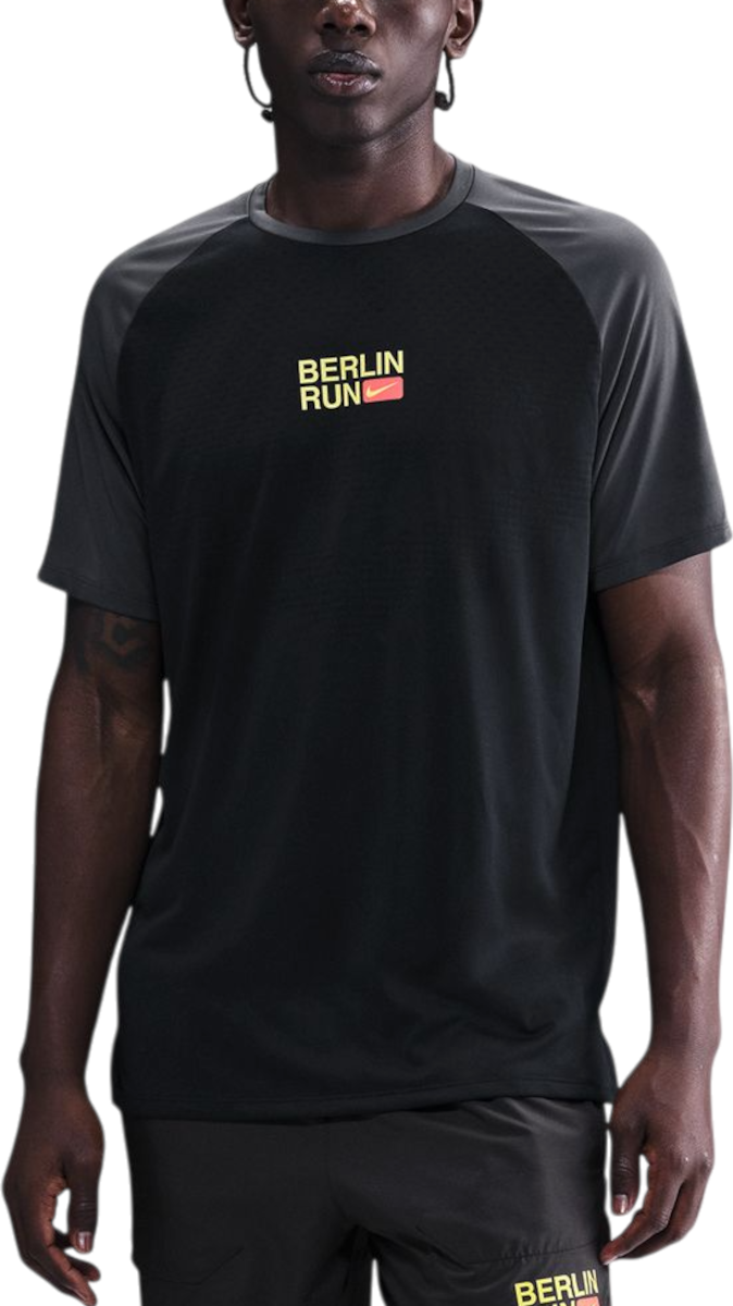 Тениска Nike Stride Berlin Marathon