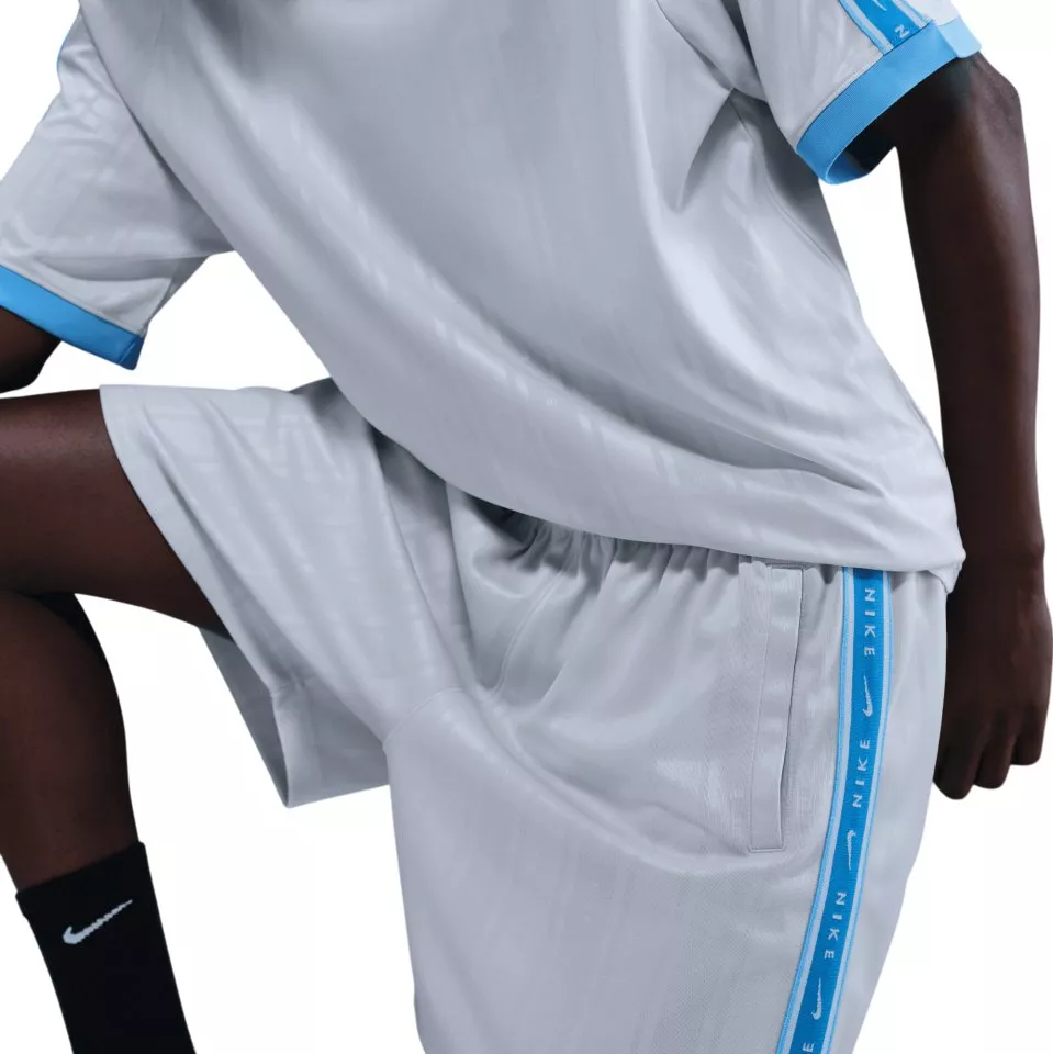 Sorturi Nike Solo Swoosh Short