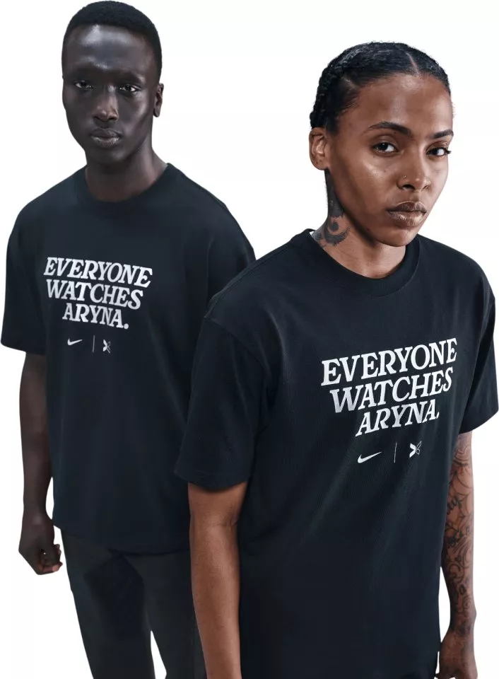 Tenisové tričko s krátkým rukávem Nike by TOGETHXR Everyone Watches Women's Sports™ „Aryna Sabalenka“