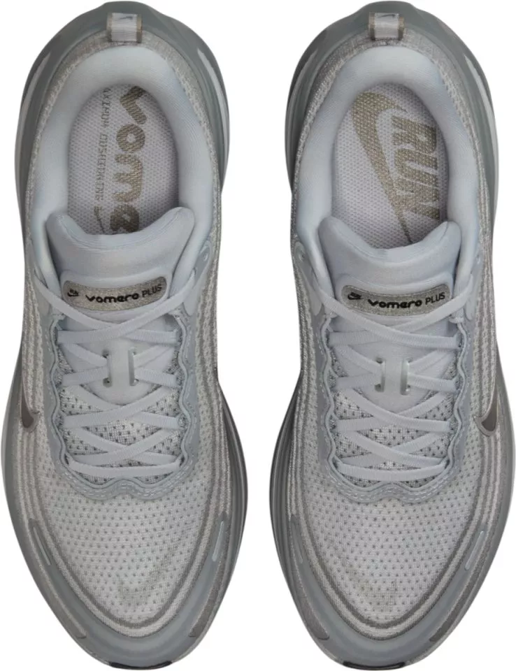 Tekaški copati Nike Vomero Plus
