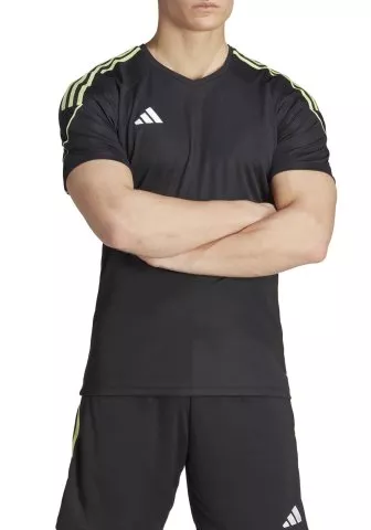 Короткі шорти adidas climate techfit