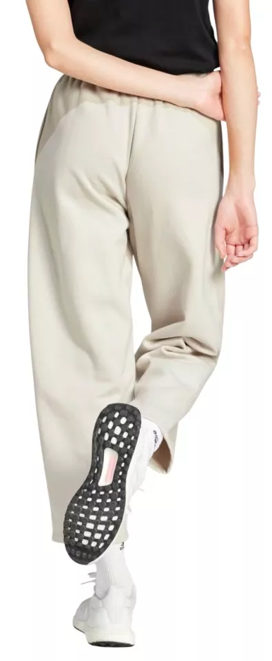 Παντελόνι adidas Sportswear Essentials Contemporary Logo Fleece Barrel