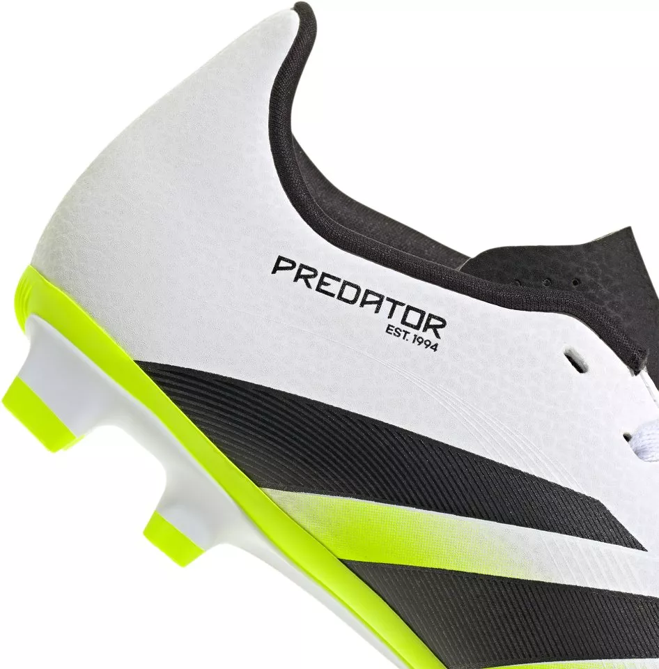 Футболни обувки adidas PREDATOR CLUB FG/MG J
