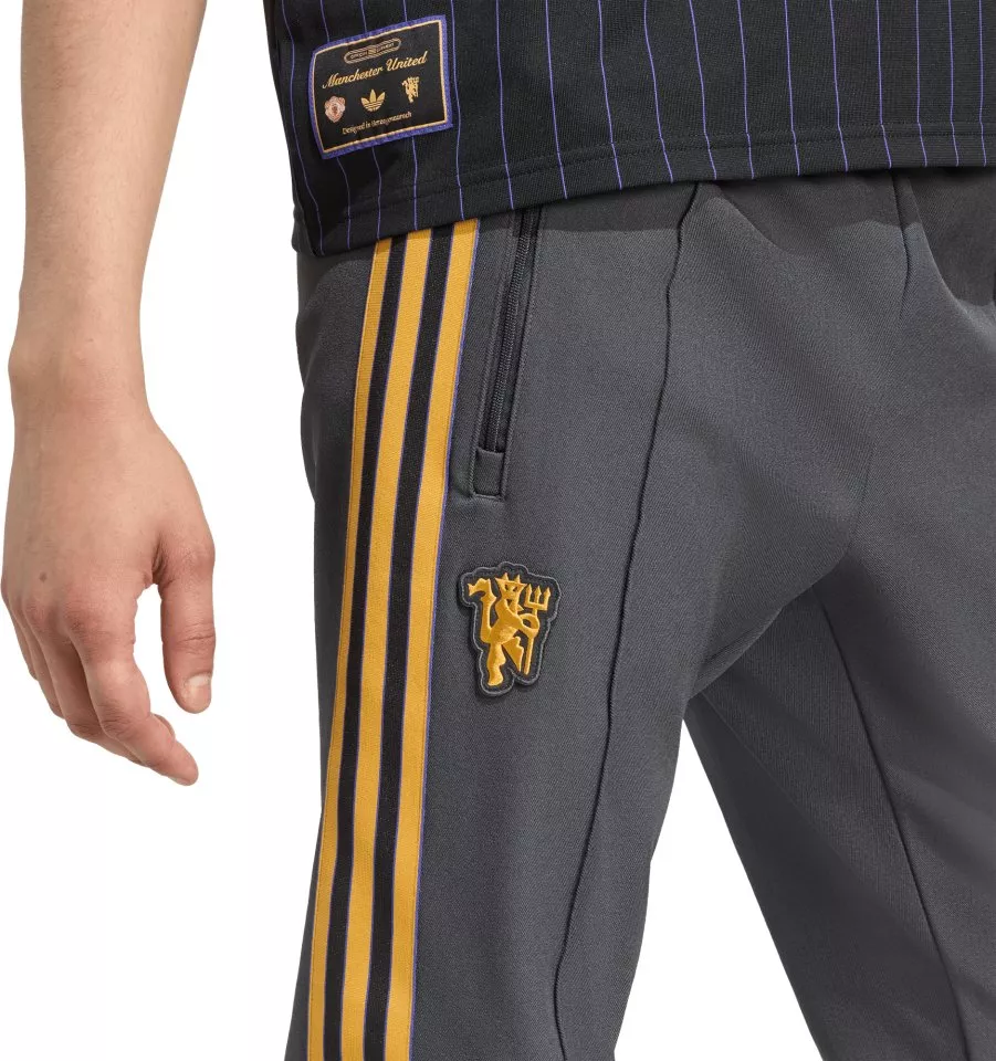 Hlače adidas Originals Manchester United Icon Track Pant