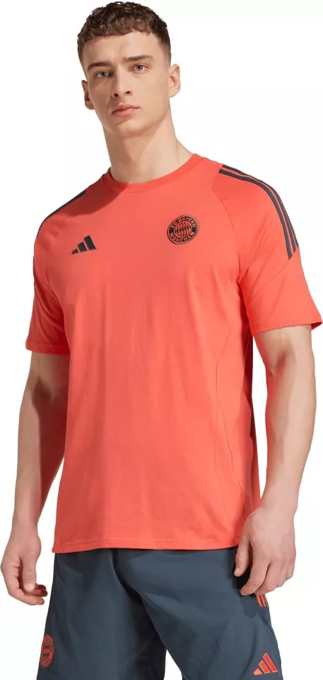T-paita adidas FC Bayern 2025/26 Tiro24 Competition Sweat Tee