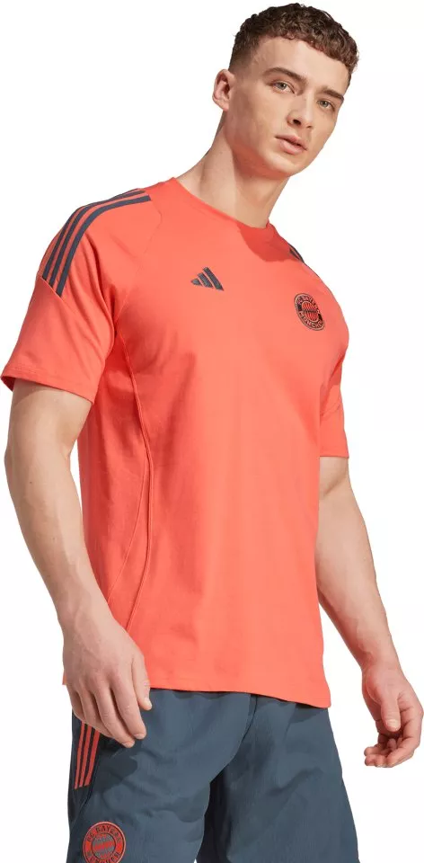 T-paita adidas FC Bayern 2025/26 Tiro24 Competition Sweat Tee