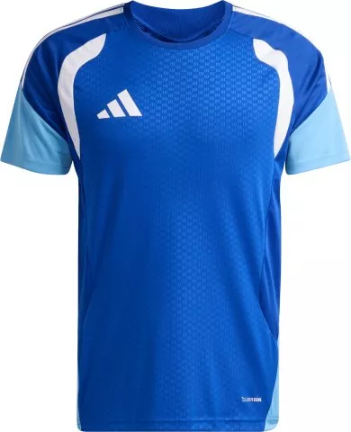 Tiro 26 Competition Training