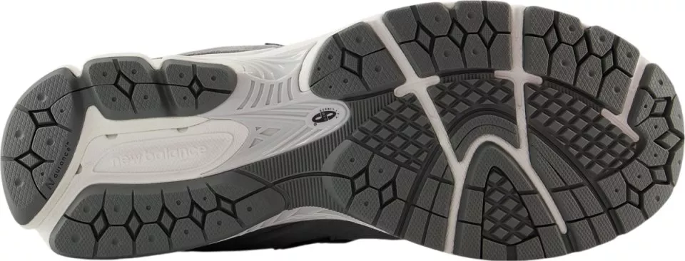 Обувки New Balance 2002R