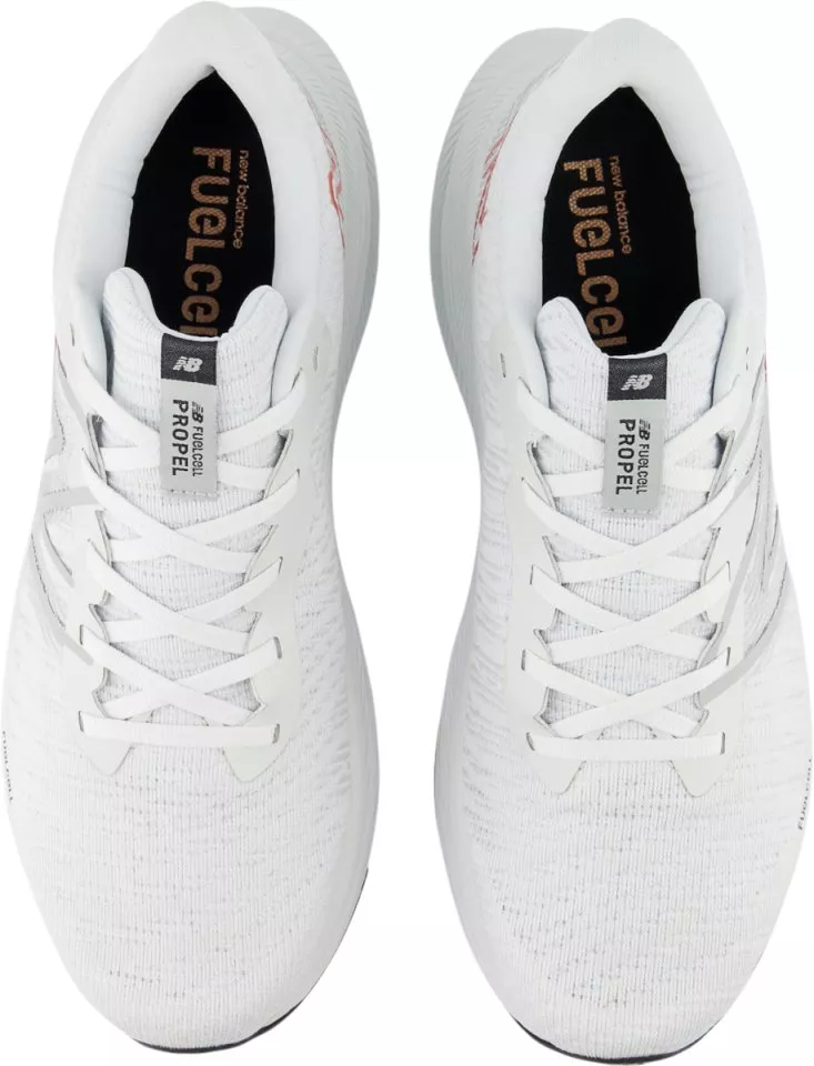 Running shoes New Balance FuelCell Propel v4