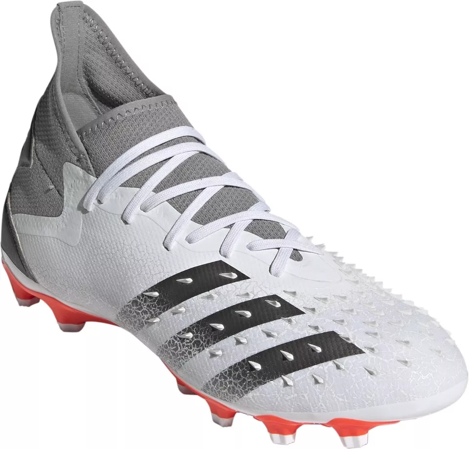 Футболни обувки adidas PREDATOR FREAK .2 MG