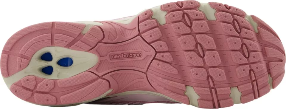 Παπούτσια New Balance 740