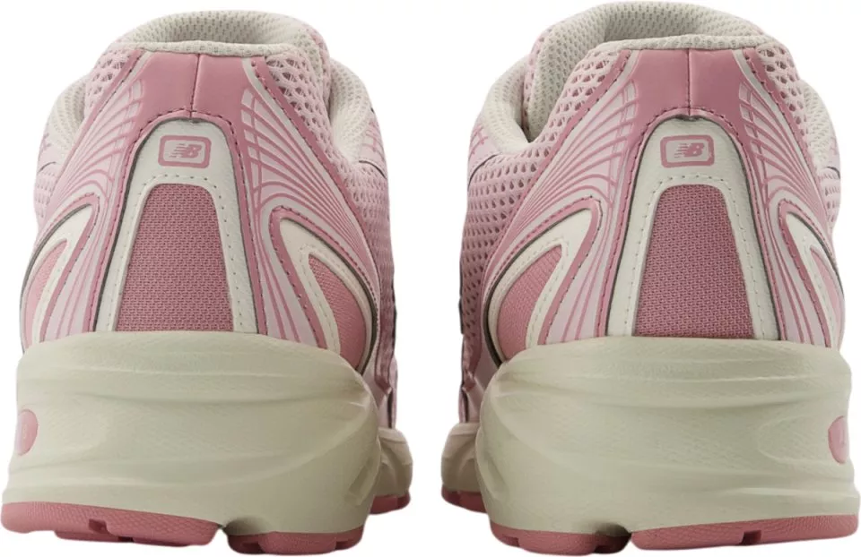 Παπούτσια New Balance 740