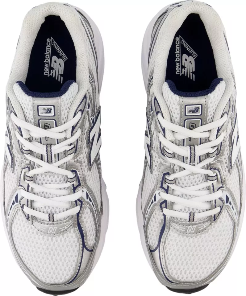 Παπούτσια New Balance 740