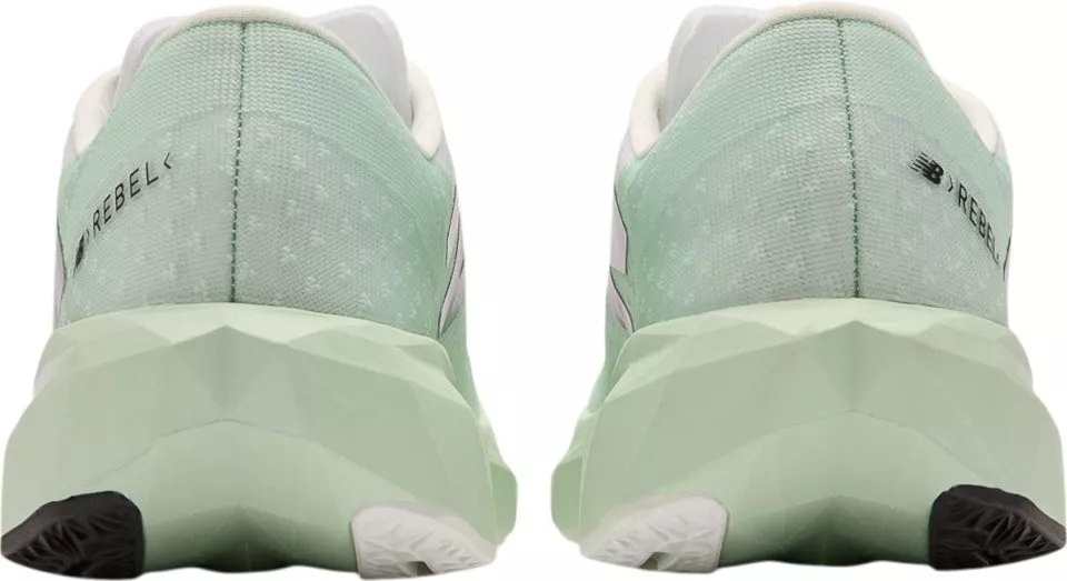 Dámské běžecké boty New Balance FuelCell Rebel v4