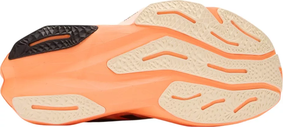Bežecké topánky New Balance FuelCell Rebel v4
