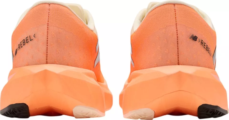 Bežecké topánky New Balance FuelCell Rebel v4