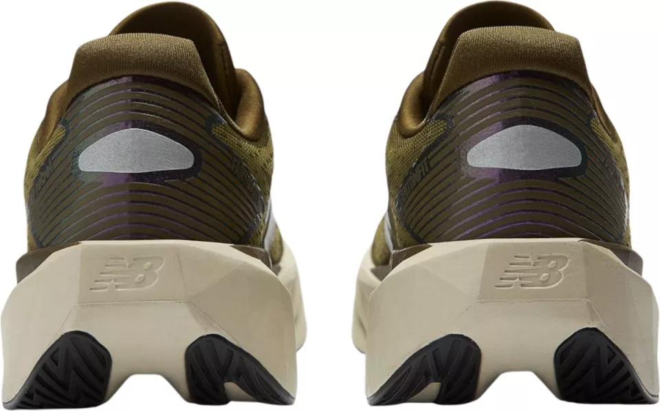 Running shoes New Balance FuelCell Rebel v5