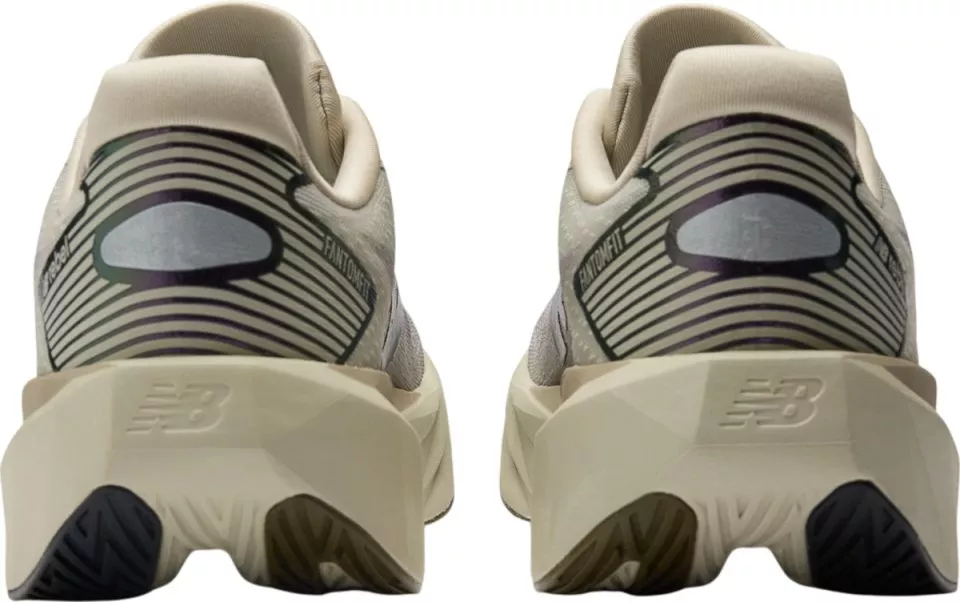 Running shoes New Balance FuelCell Rebel v5