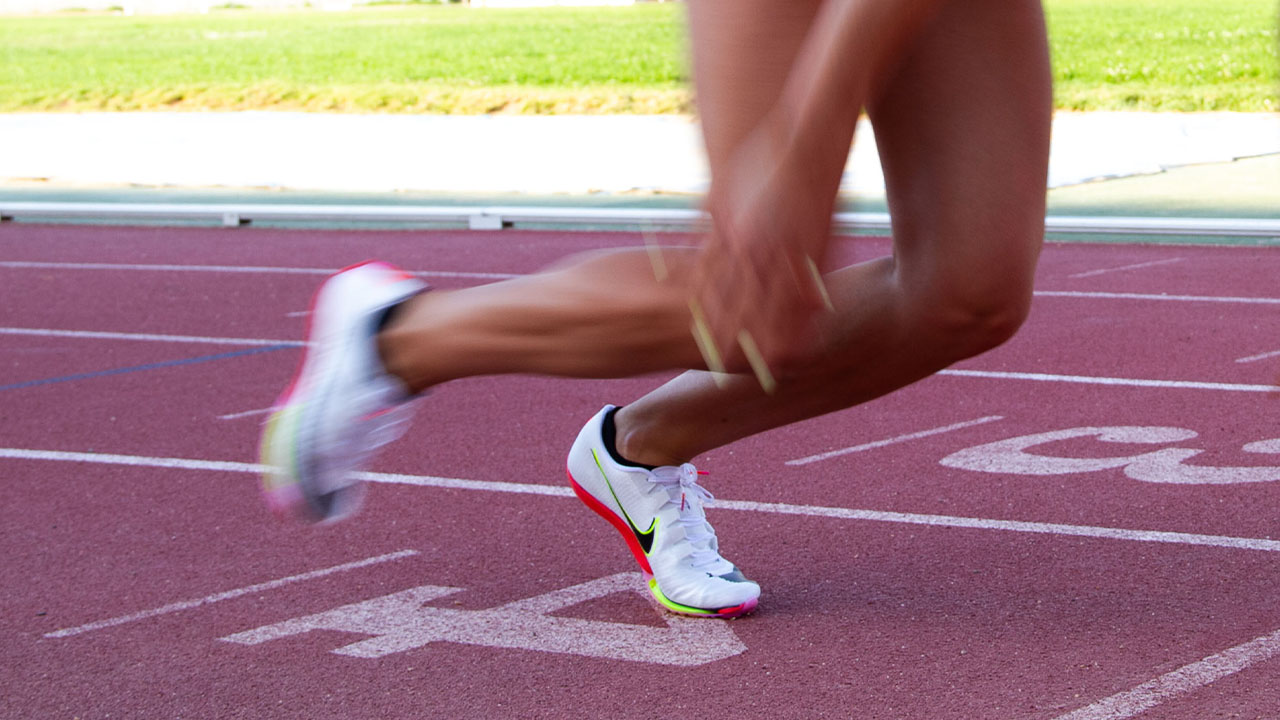 Consejos para elegir zapatillas con clavos en atletismo