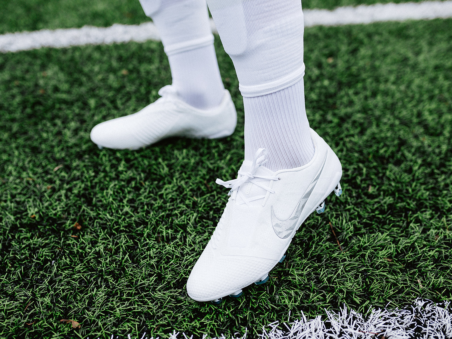 adidas cut off football socks