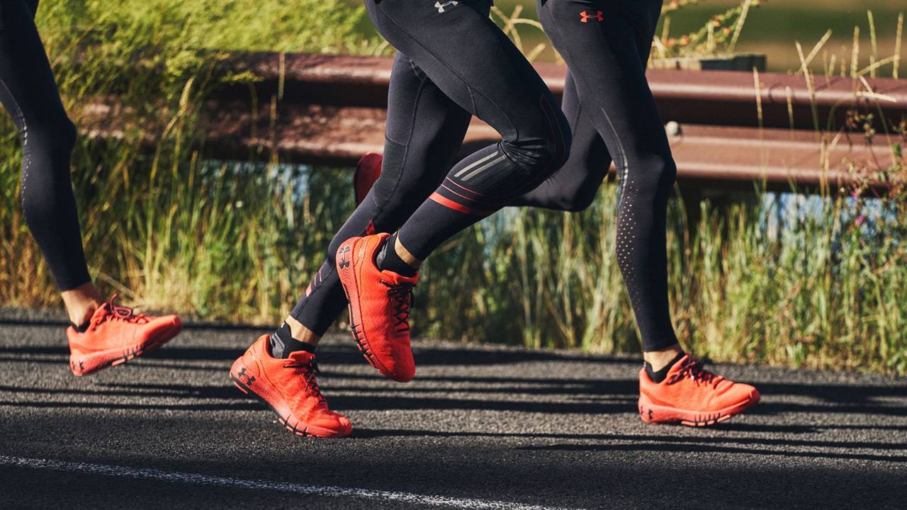 zapatillas de running Under Armour mujer entrenamiento maratón más