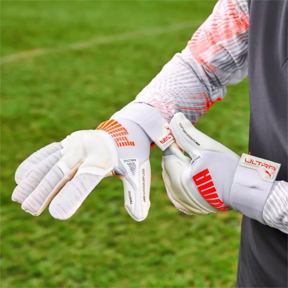 Goalkeeper's gloves Puma ULTRA Grip 1 Hybrid Pro