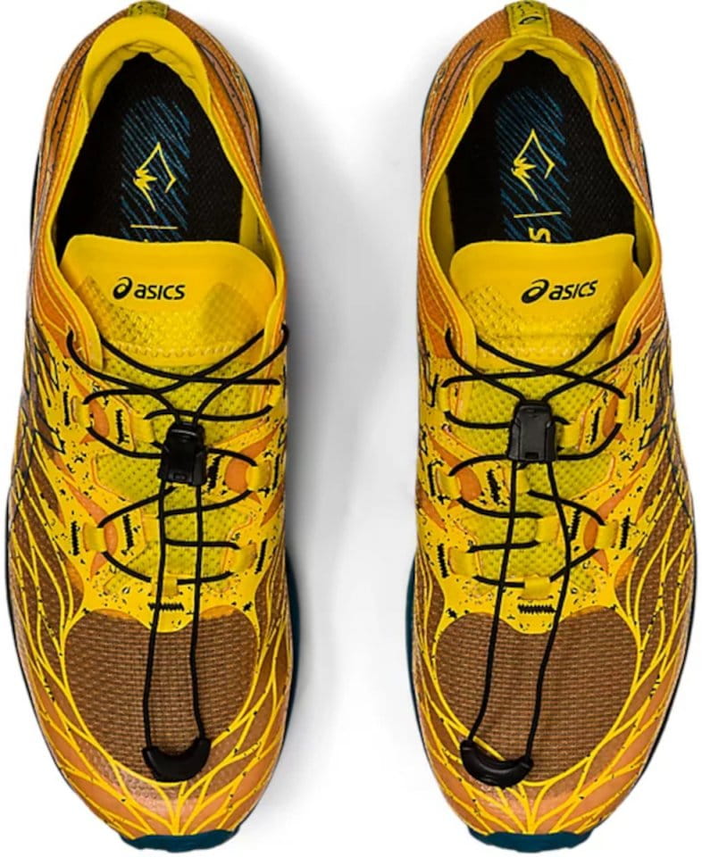 Trailskor Asics FUJISPEED