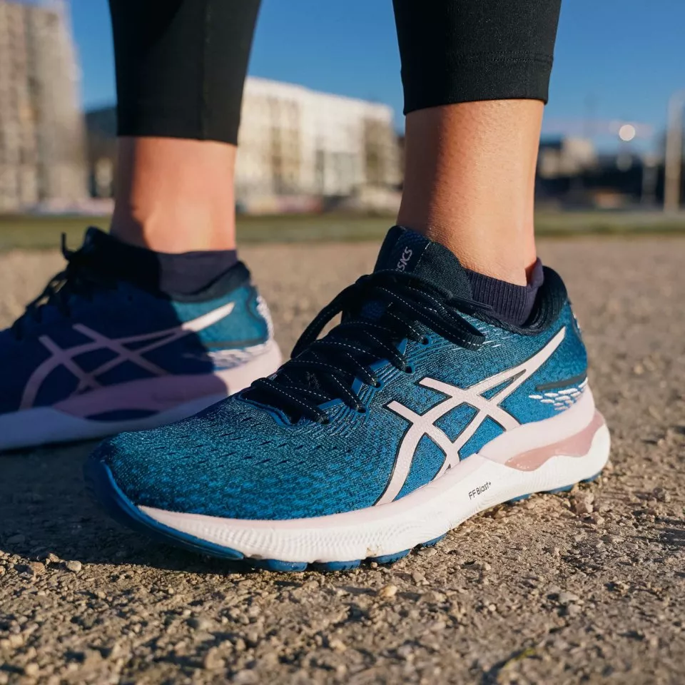 Tekaški copati Asics GEL-NIMBUS 24