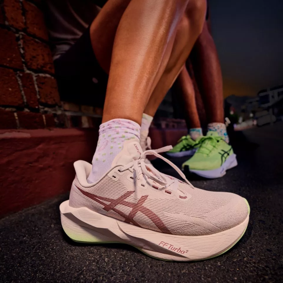 Обувки за бягане ASICS Novablast 6