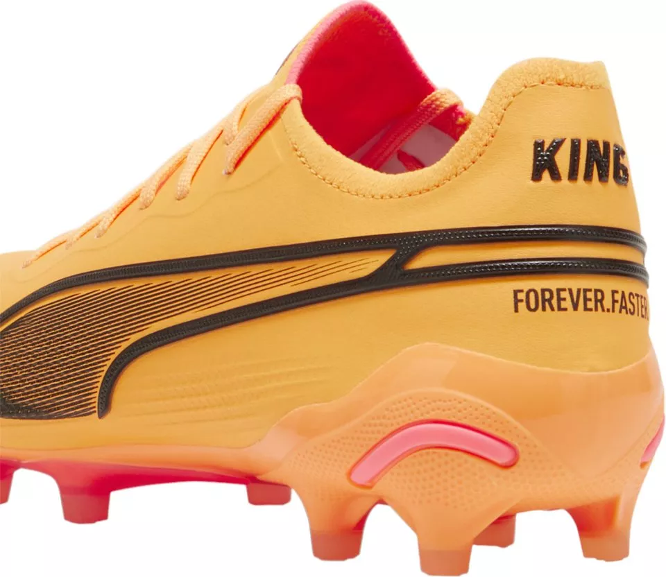 Nogometni čevlji Puma KING ULTIMATE FG/AG Wn's