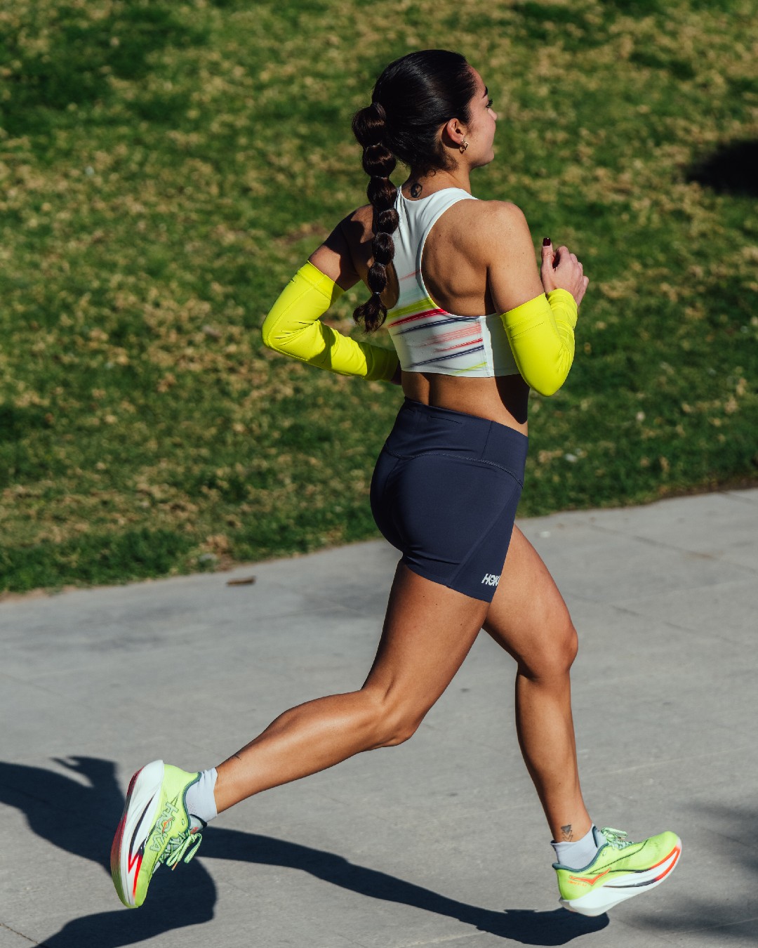 Hoka Race Day Crop Bra - Top4Running.com