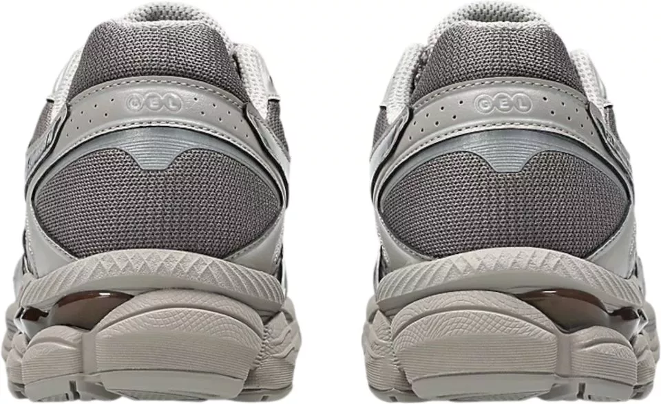 Παπούτσια ASICS GEL-Cumulus 16
