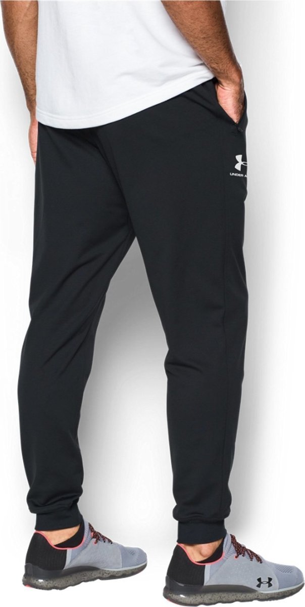 Under Armour Men's Sportstyle Tricot Joggers : : Clothing, Shoes &  Accessories