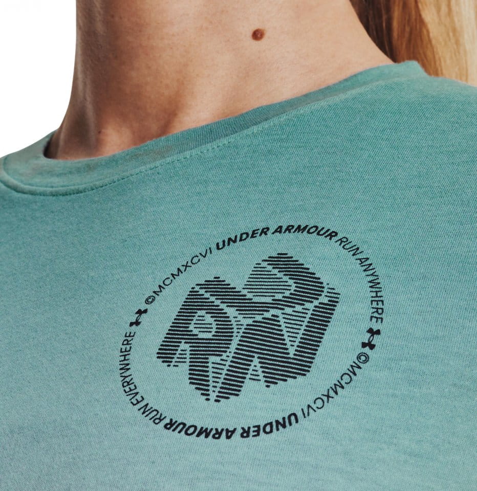 women's ua run anywhere crop