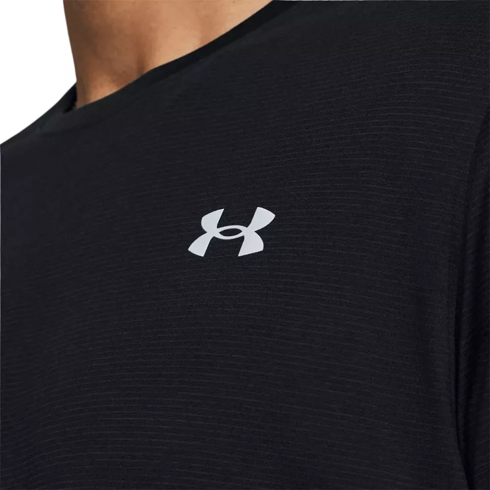Тениска с дълъг ръкав Under Armour UA LAUNCH LONGSLEEVE-BLK