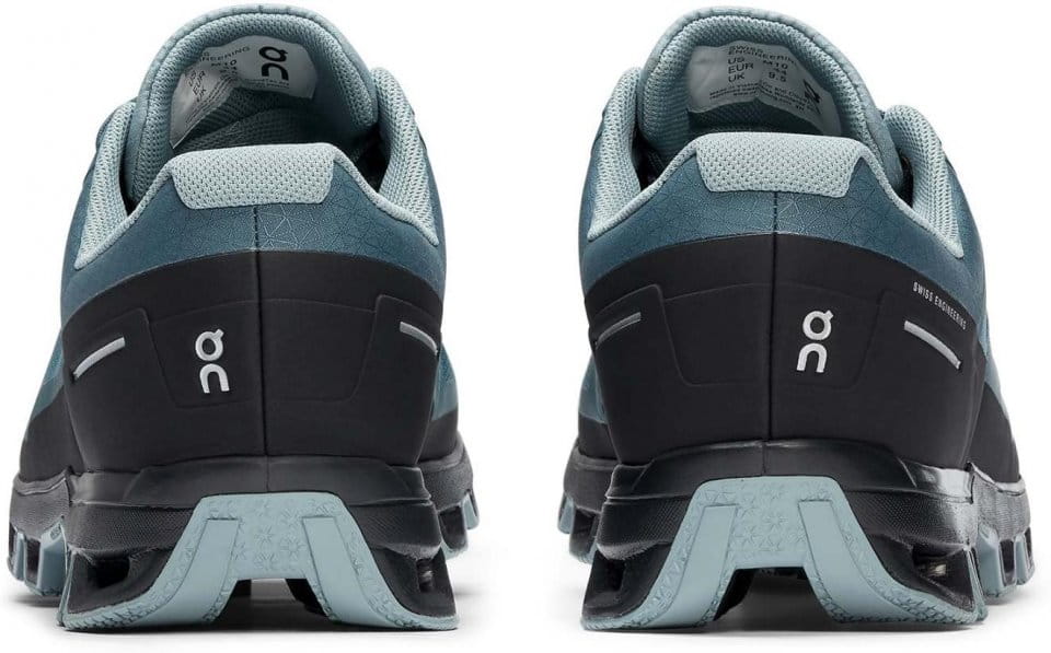 Trail shoes On Running Cloudventure 