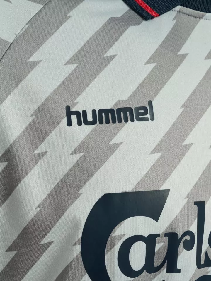 Dres Hummel World 26