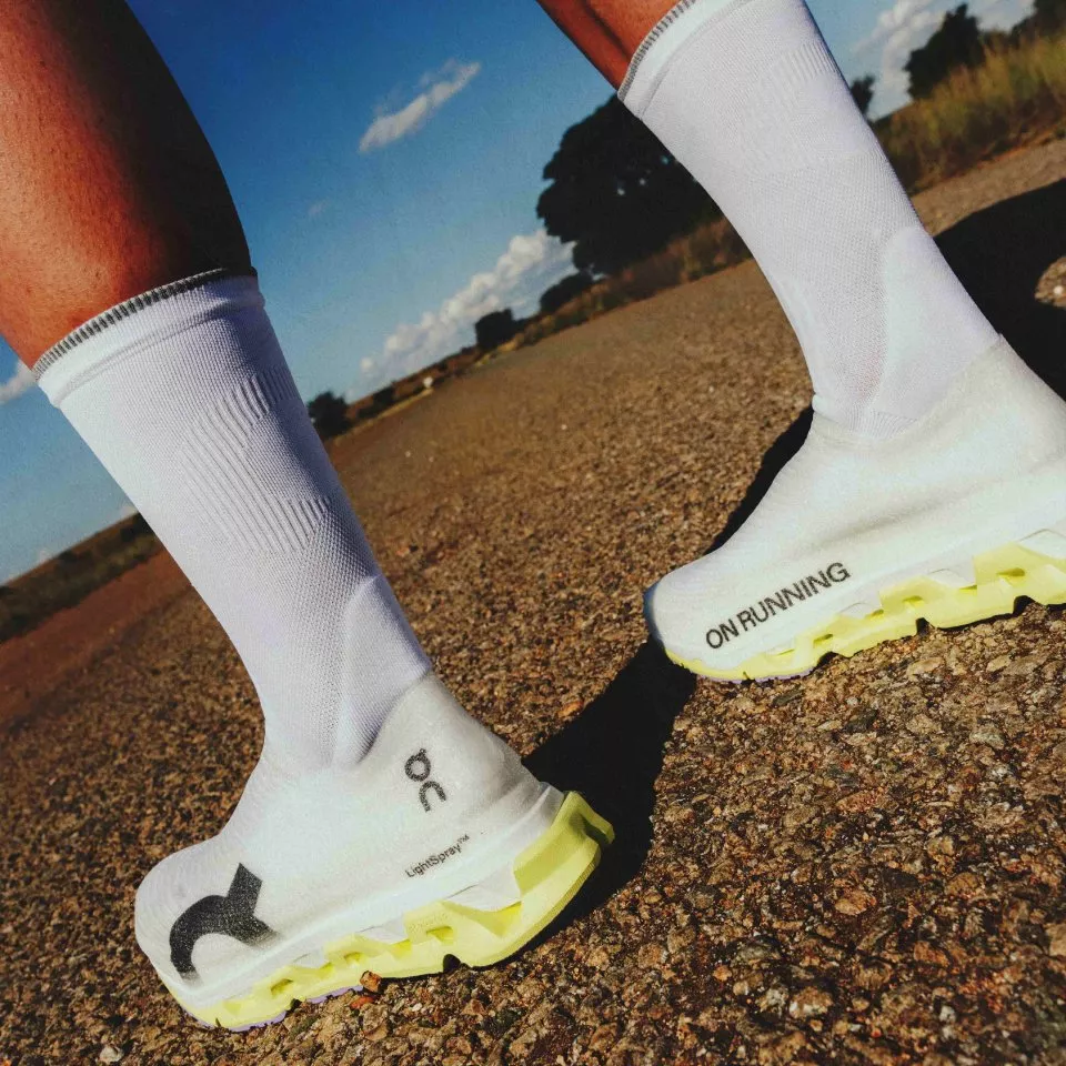 Hardloopschoen On Running Cloudmonster 3 Hyper LightSpray