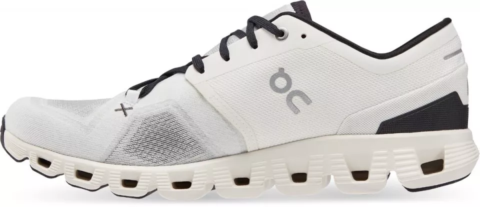 Chaussures de On Running Cloud X 3