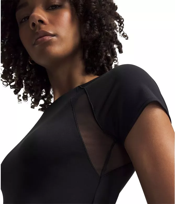 Under Armour Motion Mesh T-Shirt Women Rövid ujjú póló