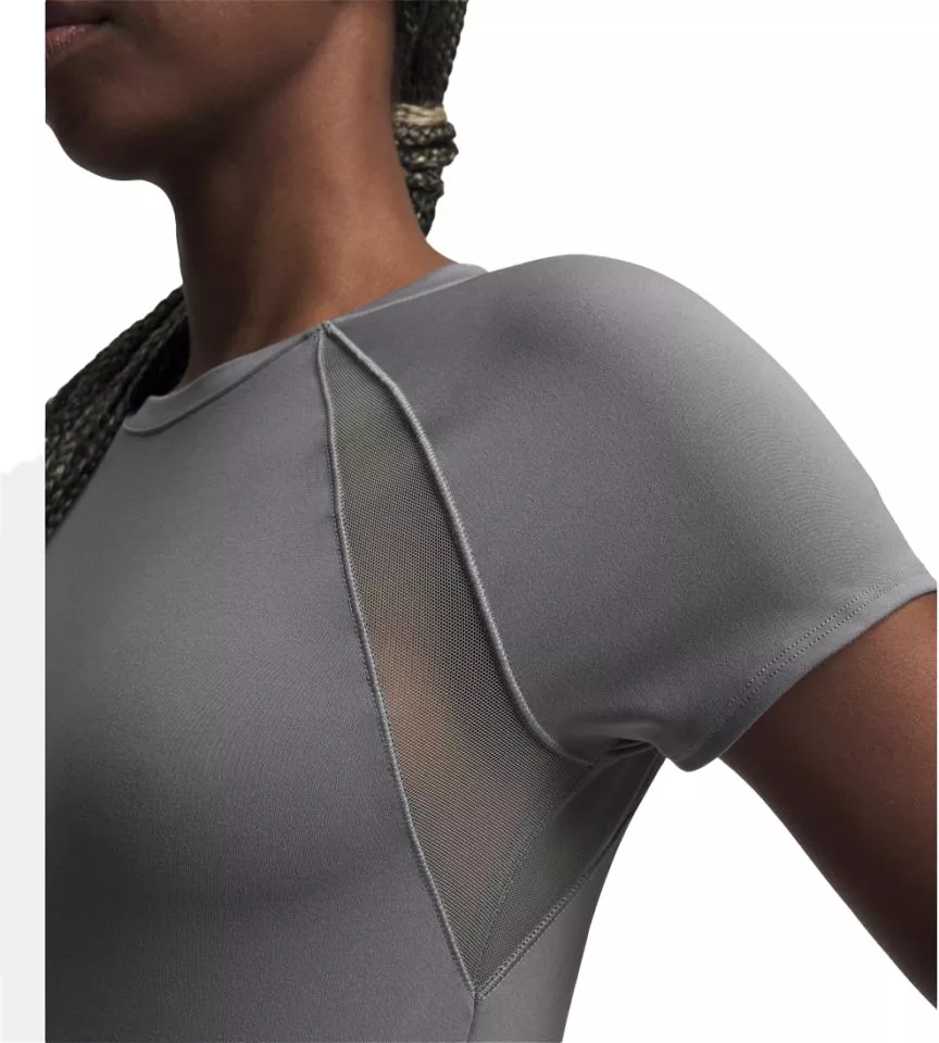 Under Armour Motion Mesh T-Shirt Women Rövid ujjú póló