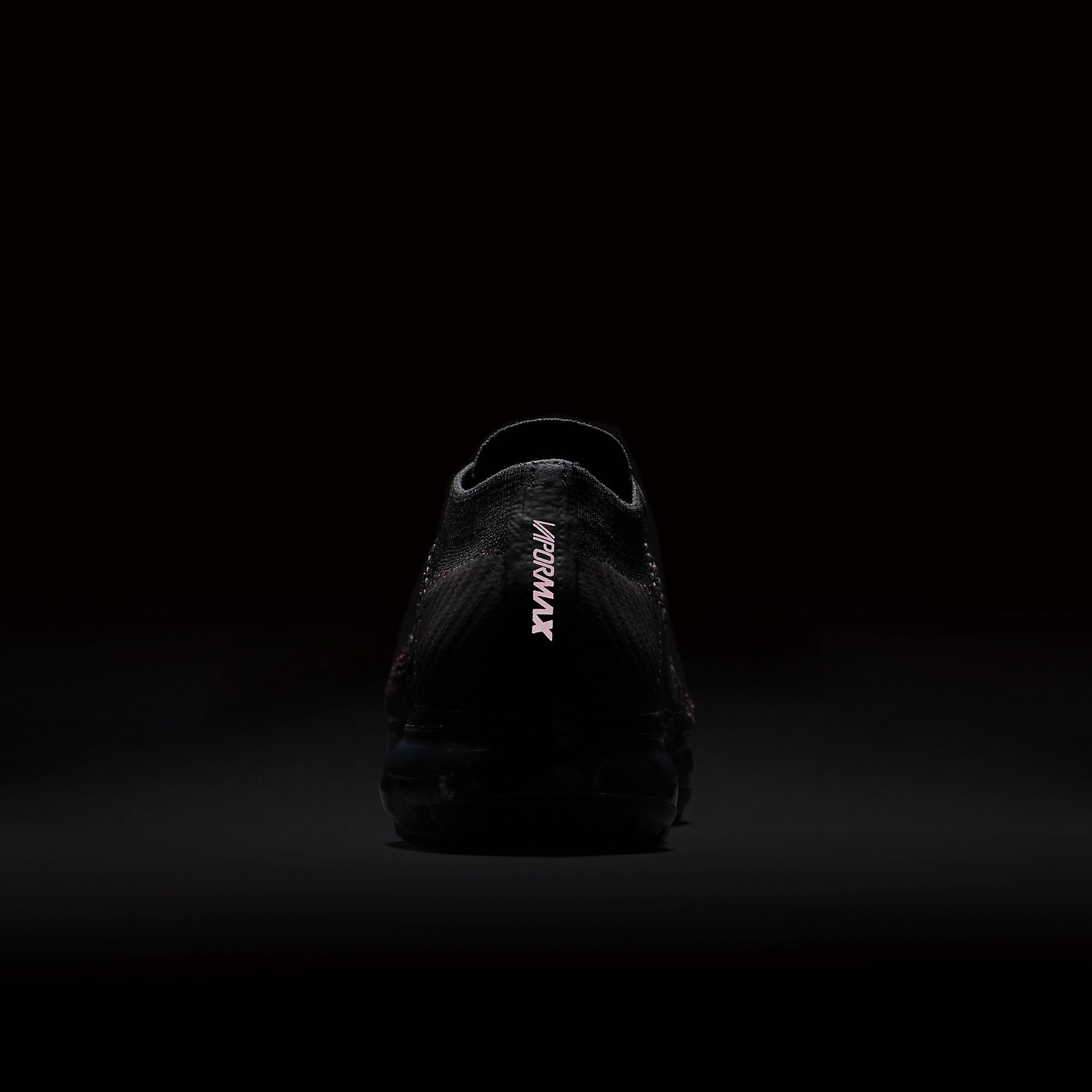 blackout vapormax