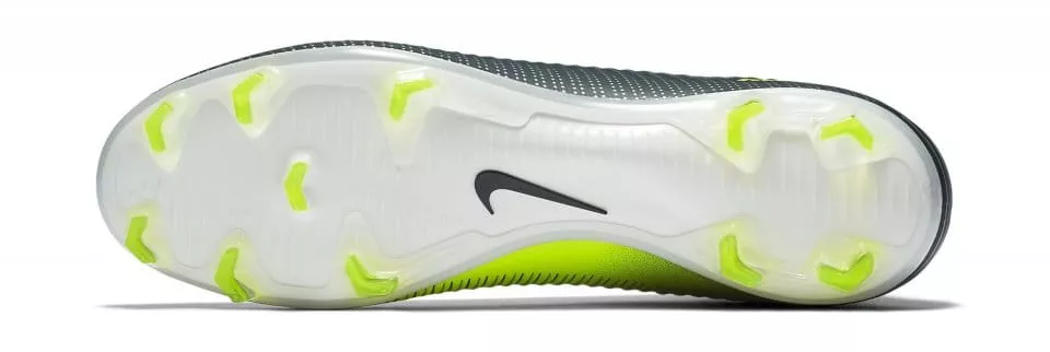 Kopačky Nike MERCURIAL VELOCE III DF CR7 FG