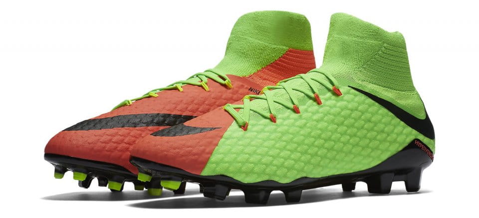 Football shoes Nike HYPERVENOM - Top4Football.com