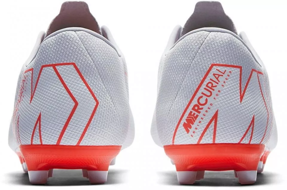 Football shoes Nike VAPOR 12 ACADEMY MG