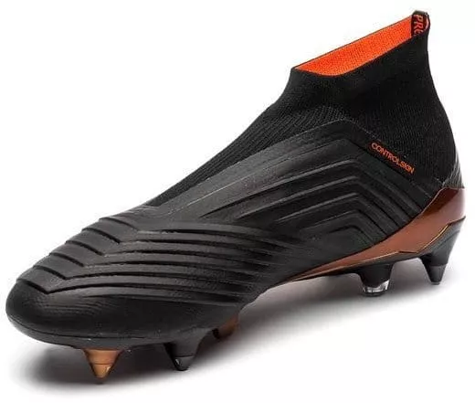 Football shoes adidas PREDATOR 18+ SG