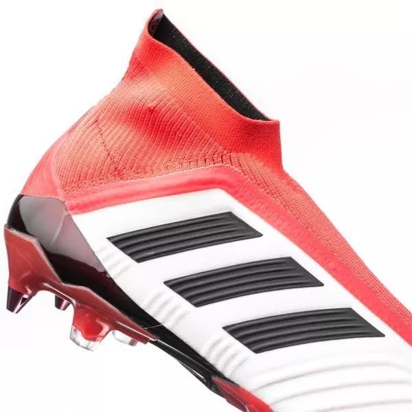 Football shoes adidas PREDATOR 18+ SG